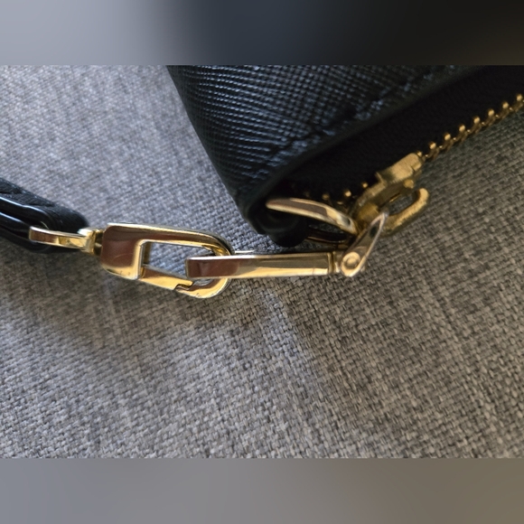 Tory Burch Robinson Zip Wallet Black Saffiano Leather Continental Wristlet - Picture 7 of 7